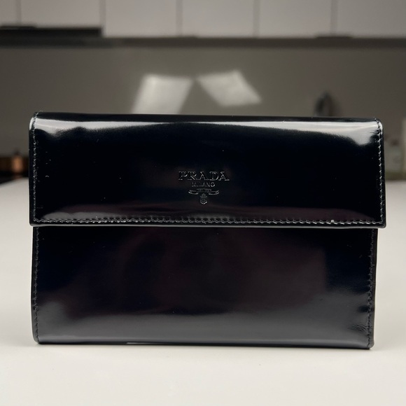 Prada Patent leather compact wallet - Picture 1 of 7